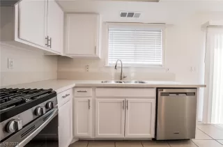 Photo #2: 2479456 Listing