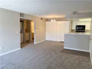 Photo #2: 2479486 Listing