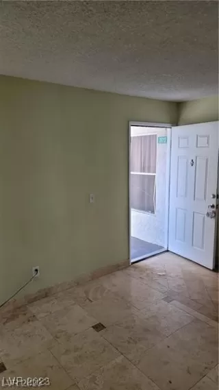 Photo #4: 2479502 Listing 