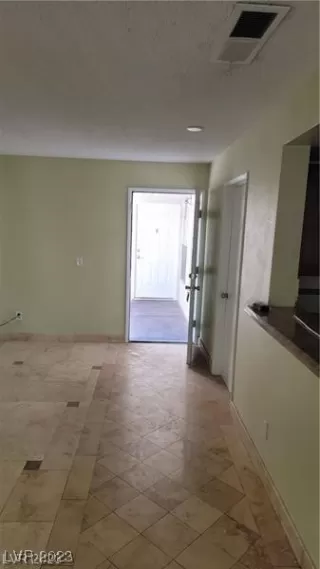 Photo #6: 2479502 Listing 