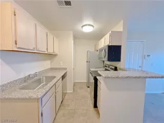 Photo #4: 2479513 Listing 