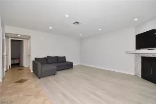 Photo #1: 2479522 Listing 