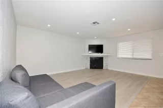 Photo #2: 2479522 Listing 