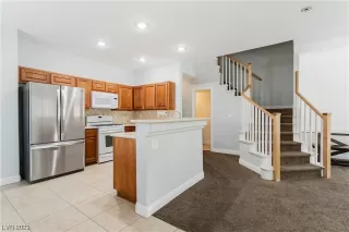 Photo #4: 2479540 Listing