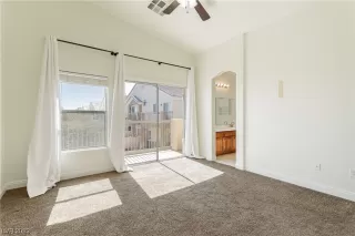 Photo #5: 2479540 Listing