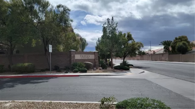 MLS: 2479543 Condo For Sale