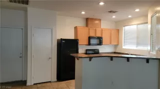 Photo #3: 2479543 Listing 