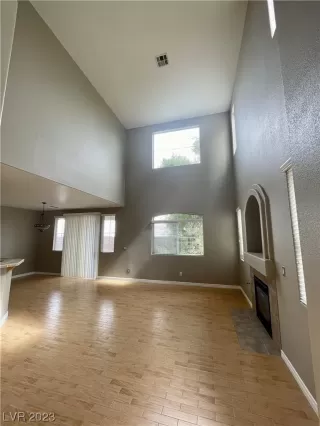 Photo #3: 2479587 Listing 