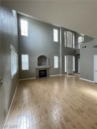 Photo #5: 2479587 Listing 