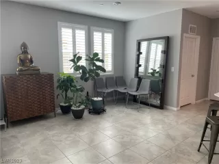 Photo #3: 2479603 Listing