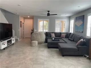 Photo #4: 2479603 Listing