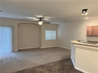 Photo #4: 2479620 Listing