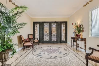 Photo #5: 2479645 Listing 