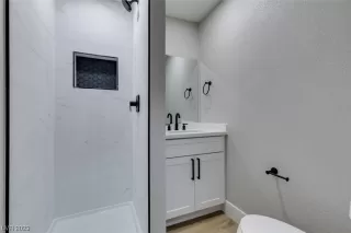 Photo #4: 2479646 Listing