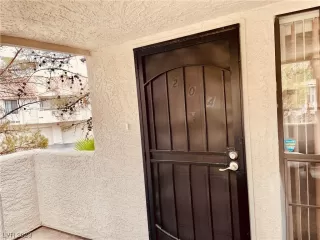 Photo #1: 2479685 Listing 