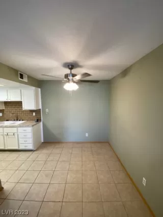 Photo #4: 2479699 Listing