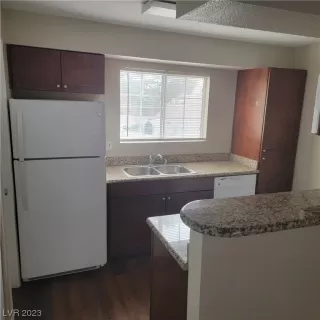 Photo #4: 2479709 Listing 