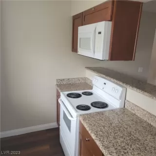 Photo #5: 2479709 Listing 