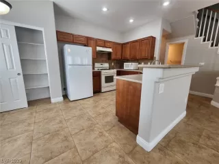 Photo #4: 2479714 Listing 