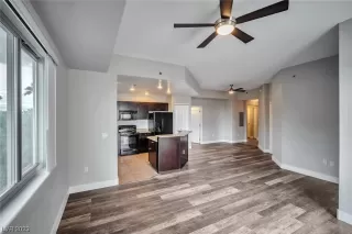 Photo #3: 2479718 Listing 