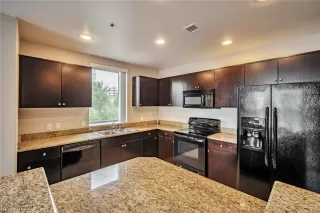 Photo #4: 2479718 Listing 