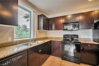 Photo #6: 2479718 Listing 