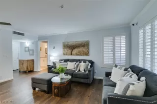 Photo #4: 2479720 Listing