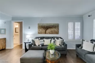 Photo #5: 2479720 Listing