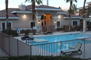 Photo #1: 2479732 Listing