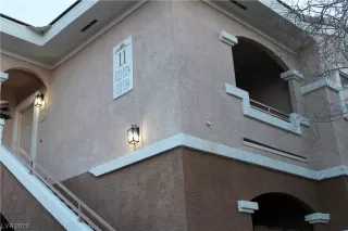 Photo #2: 2479732 Listing