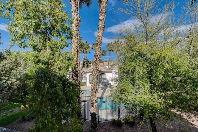 MLS: 2479769 Condo For Sale