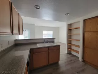 Photo #5: 2479775 Listing 