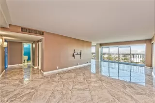 Photo #1: 2479776 Listing 