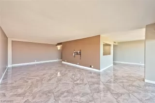 Photo #2: 2479776 Listing 