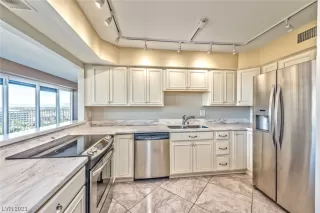 Photo #4: 2479776 Listing 