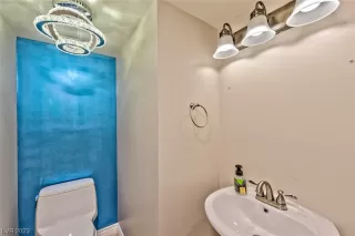 Photo #5: 2479776 Listing 