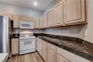 Photo #6: 2479777 Listing 