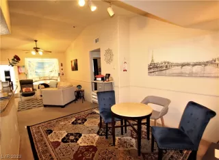 Photo #6: 2479823 Listing