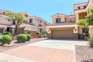 Photo #2: 2479827 Listing 