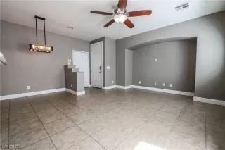 Photo #5: 2479827 Listing 