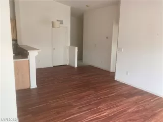 Photo #3: 2479828 Listing