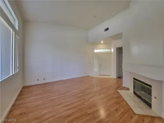 Photo #4: 2479838 Listing 