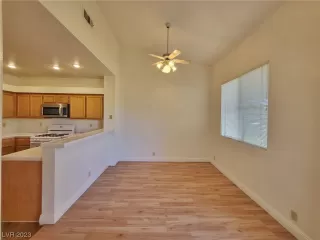 Photo #5: 2479838 Listing 