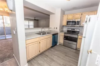 Photo #4: 2479849 Listing