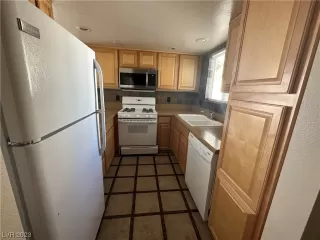 Photo #3: 2479856 Listing 