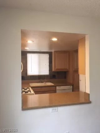 Photo #4: 2479856 Listing 