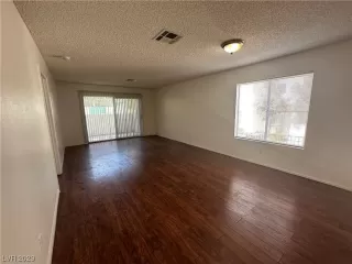 Photo #5: 2479856 Listing 