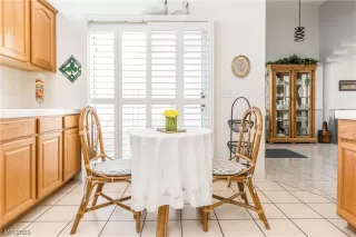 Photo #6: 2479872 Listing