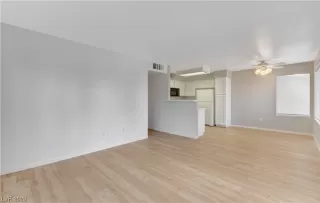 Photo #6: 2479874 Listing