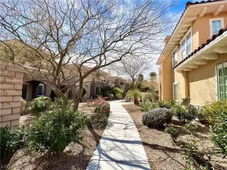 Photo #1: 2479933 Listing 